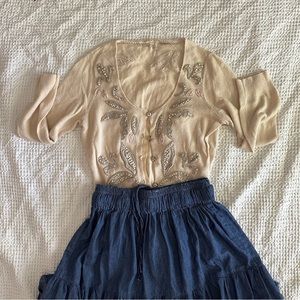 Beautiful vintage cardigan with leaves giving Grandma/Cottage core